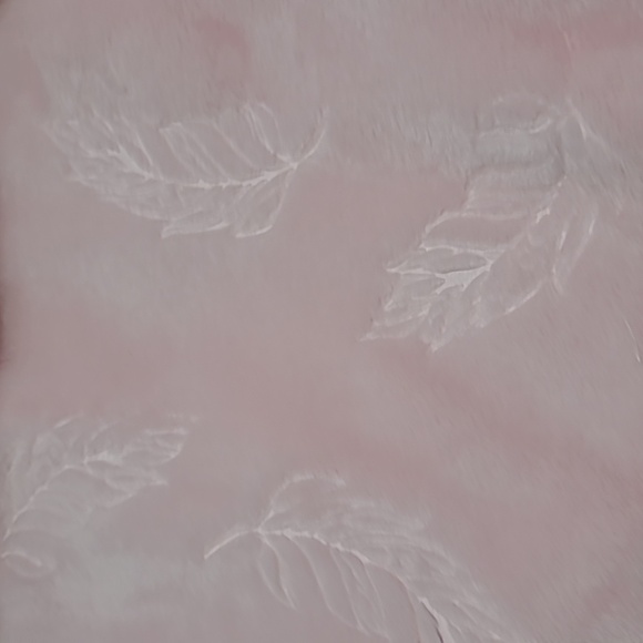 Rock a bye Baby Embossed baby blanket 75cmx90cm new no tags - Picture 2 of 4